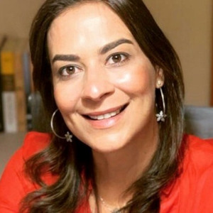 Dra Carina Canguçu