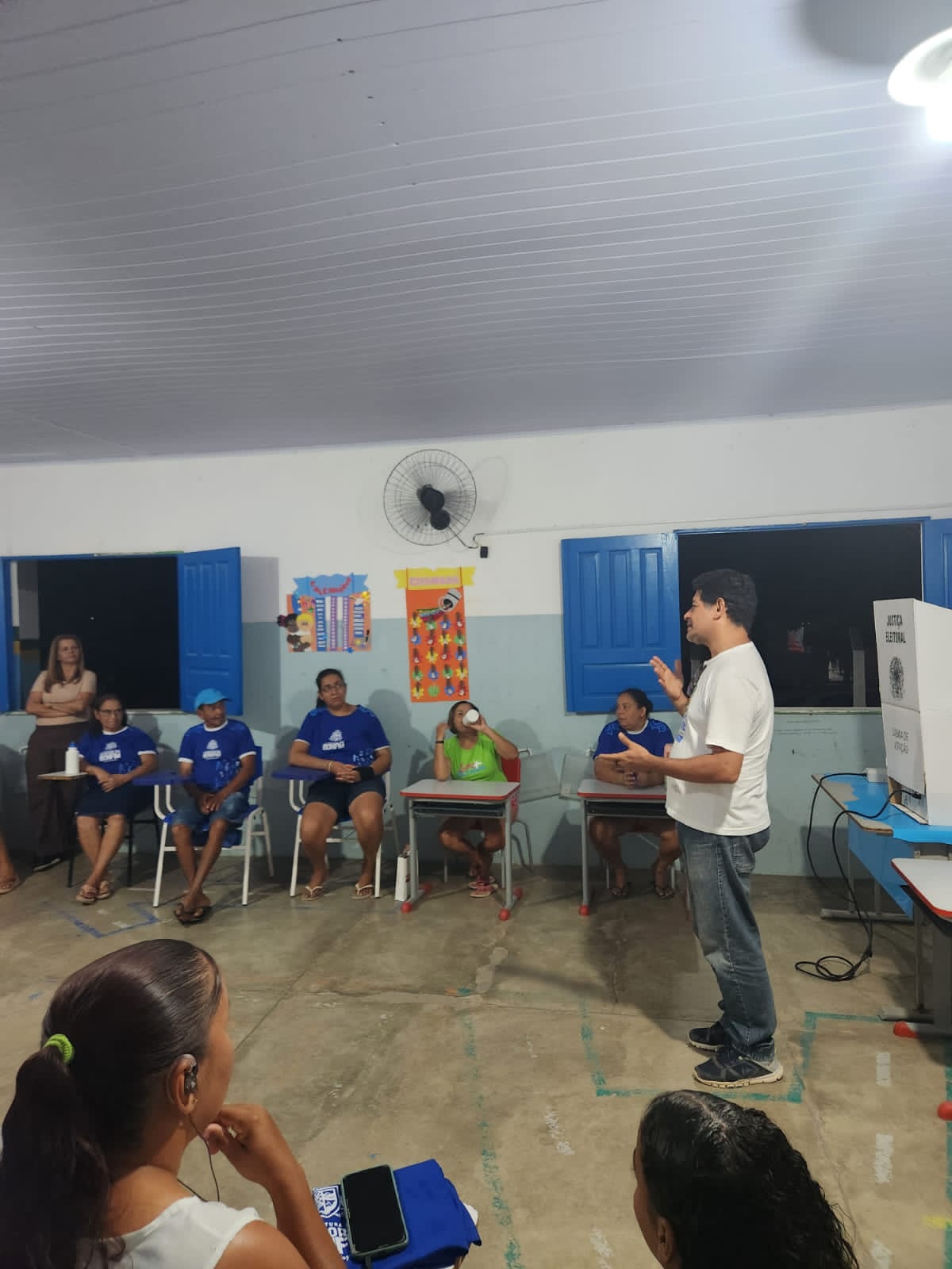Servidor Silas se apresentando no EJAI